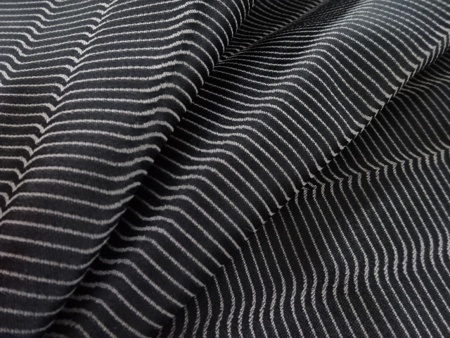  縞織出し雨コート